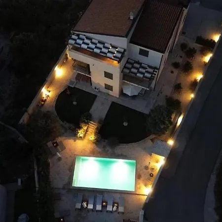 Appartement With Swimming Pool Brodarica, Sibenik - 25027 Brodarica (Sibenik-Knin)