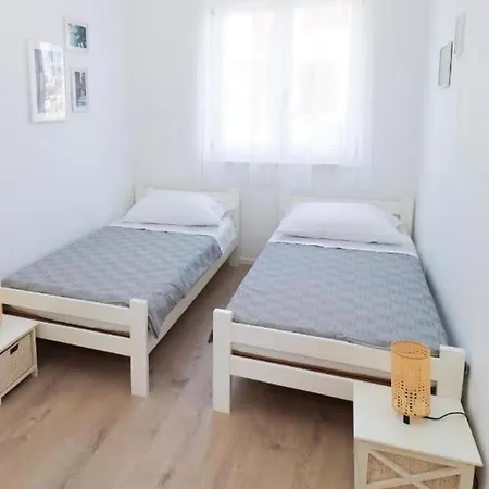 Apartment With Swimming Pool - Sibenik - 25027
