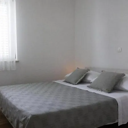 Apartman With Swimming Pool Brodarica, Sibenik - 25027 *