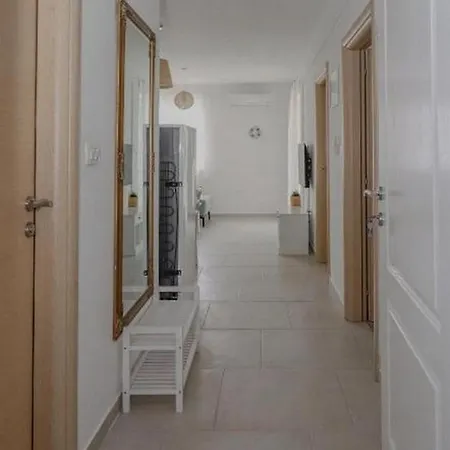 Apartman With Swimming Pool Brodarica, Sibenik - 25027 *