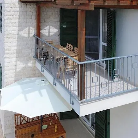 Apartment With Swimming Pool - Sibenik - 25027 Brodarica (Sibenik-Knin)
