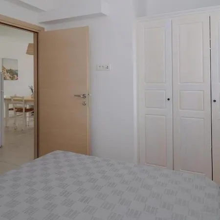 Apartment With Swimming Pool - Sibenik - 25027