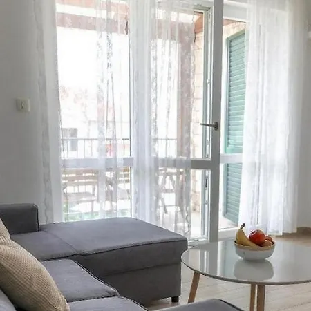 With Swimming Pool - Sibenik - 25027 Apartment
