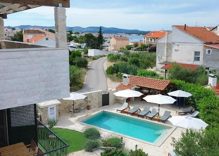 With Swimming Pool Brodarica, Sibenik - 25027 Appartement Brodarica (Sibenik-Knin)