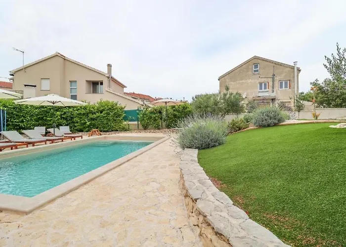 Apartman With Swimming Pool Brodarica, Sibenik - 25027 *