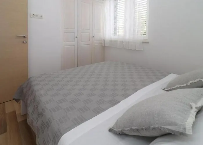 Apartman With Swimming Pool Brodarica, Sibenik - 25027