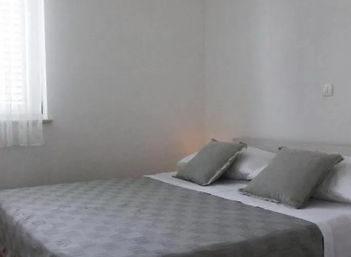 Apartman With Swimming Pool Brodarica, Sibenik - 25027 *