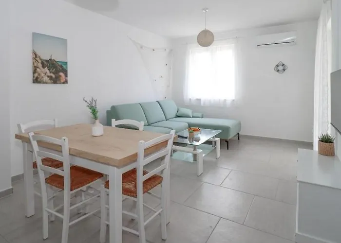 With Swimming Pool Brodarica, Sibenik - 25027 * Brodarica