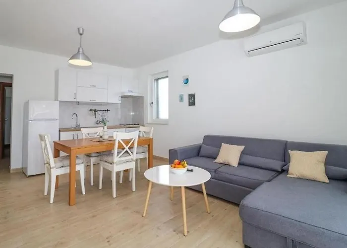 With Swimming Pool Brodarica, Sibenik - 25027 * Brodarica