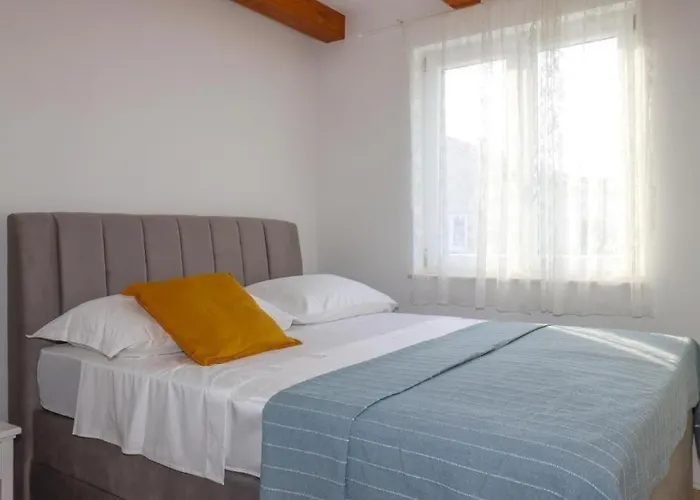 Appartement With Swimming Pool Brodarica, Sibenik - 25027 *