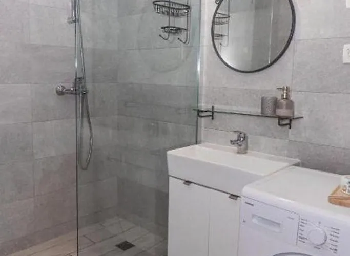 Apartman With Swimming Pool Brodarica, Sibenik - 25027 *