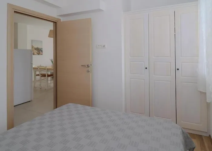 Apartman With Swimming Pool Brodarica, Sibenik - 25027