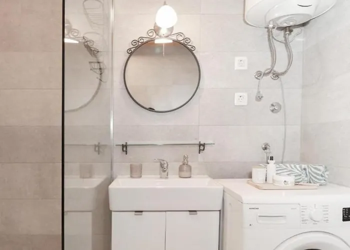 Apartman With Swimming Pool Brodarica, Sibenik - 25027 Brodarica (Sibenik-Knin)