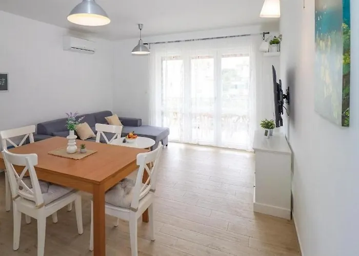 With Swimming Pool Brodarica, Sibenik - 25027 Apartman Brodarica (Sibenik-Knin)